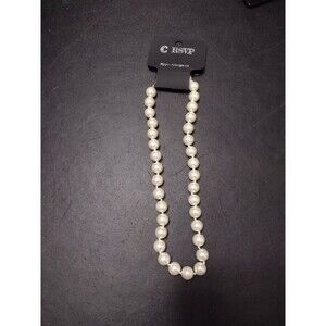 Charming Charlie faux pearl necklace 14"